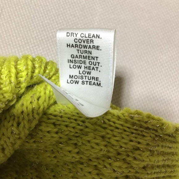 St. John Woman’s Green Zip-Up Sweater - Picture 8 of 10